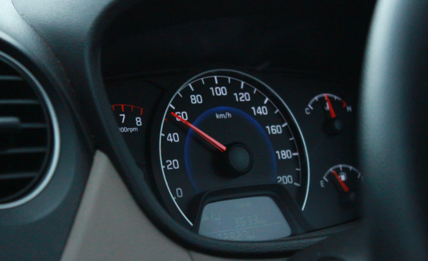 Kenali Fungsi Speedometer Mobil Hingga Cara Kerjanya!
