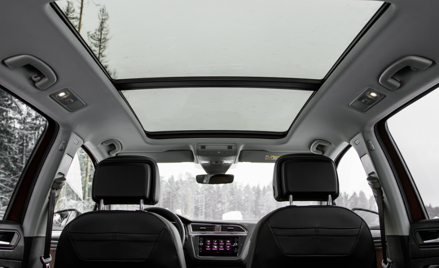 Simak Fungsi Sunroof Mobil hingga Cara Merawatnya!