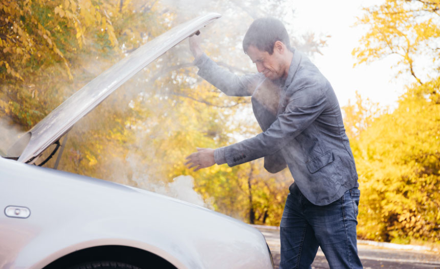 Tips Mengatasi Ketika Mesin Mobil Overheat