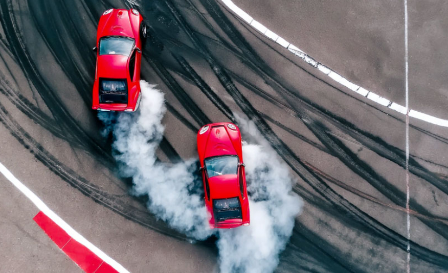 Mobil Drift: Pengertian, Teknik, dan Jenis Kendaraan yang Cocok