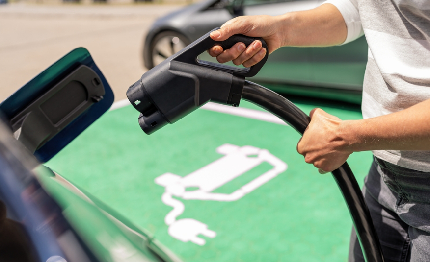 Tertarik Beli Mobil Listrik? Kenali Kelebihan dan Kekurangannya